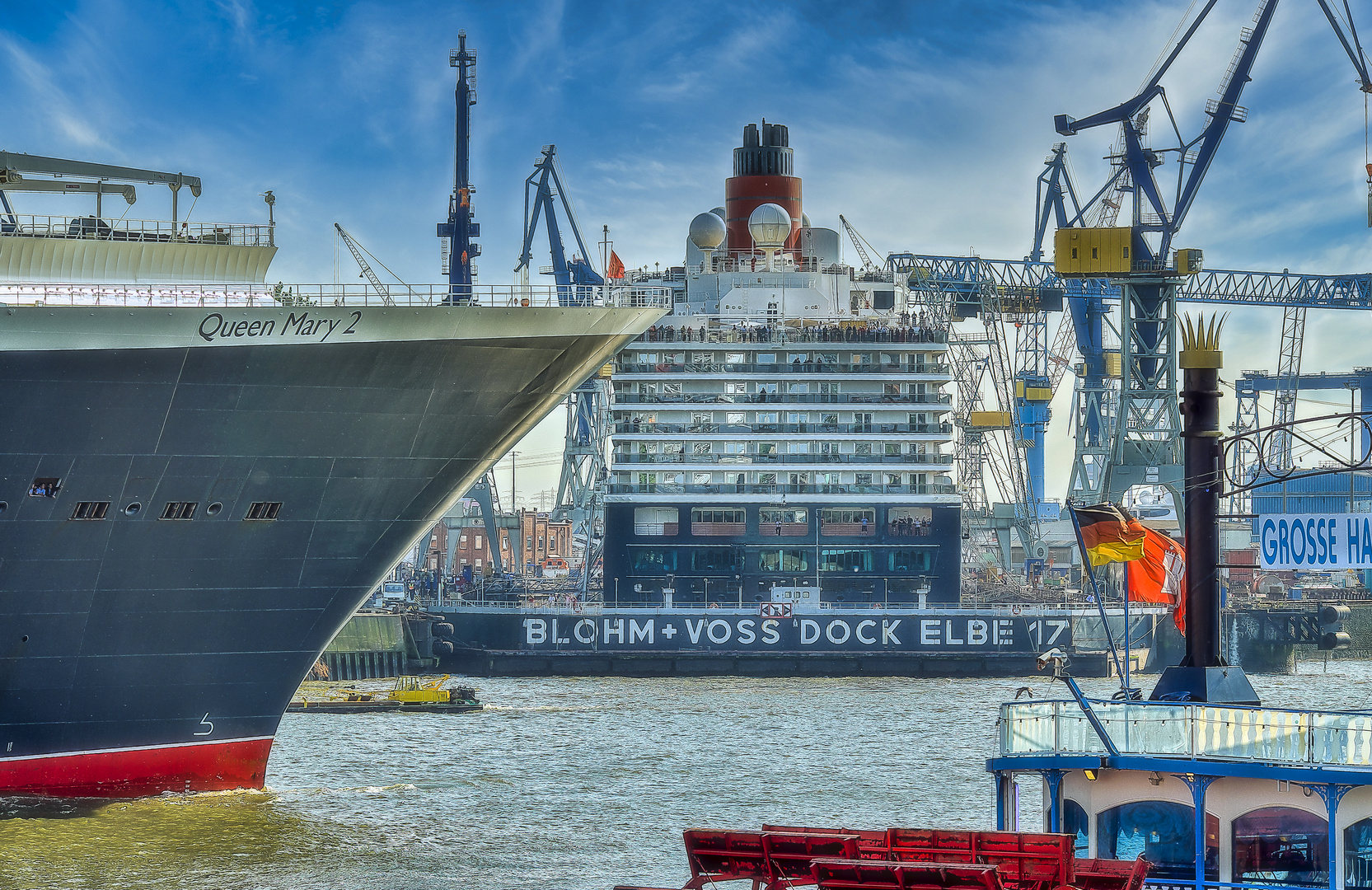 Queen Mary 2 meets Queen Elizabeth