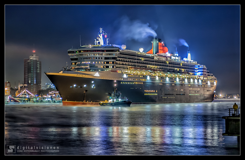 Queen Mary 2 nach dem Ausdocken bei Blohm & Voss