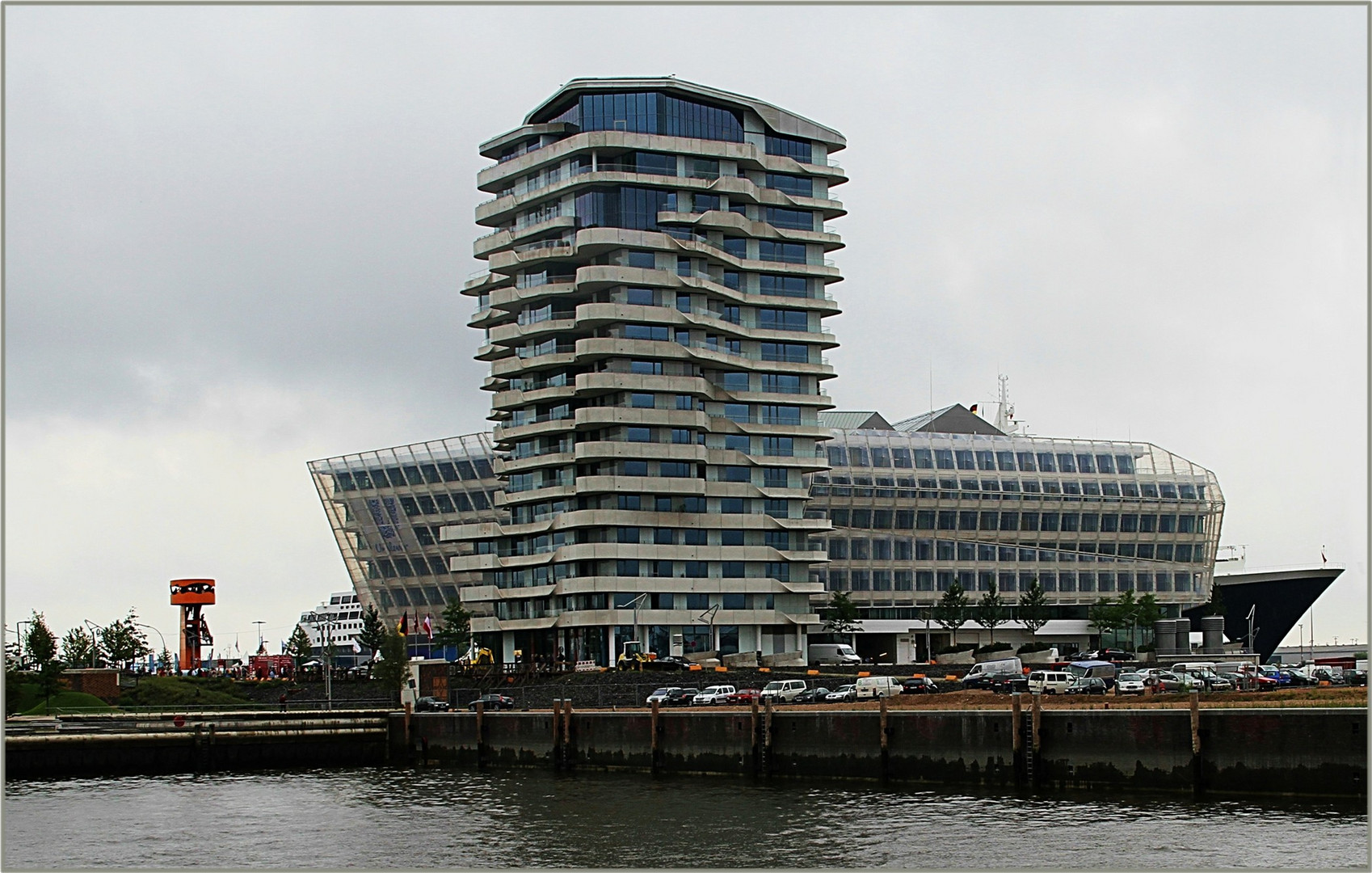 Queen Mary 2 ... oder HafenCity - Hamburg