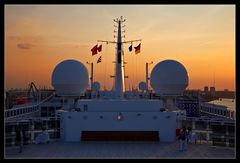 Queen Mary 2 Sundeck @ Sundown