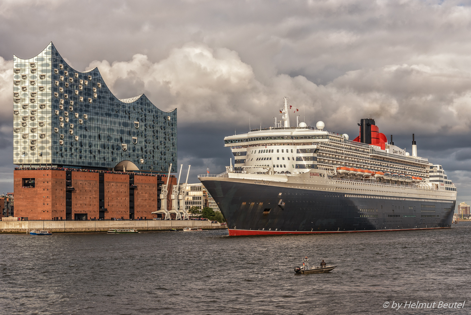 Queen Mary 2 trifft Elphi