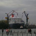 Queen Mary 2 unterwegs ins Dock