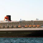 Queen Mary 2 vor Cuxhaven
