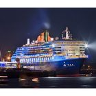 Queen Mary 2 - Warten auf den Abschied