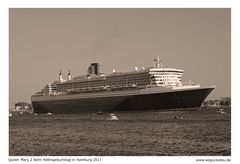 Queen Mary 2 zu Besuch in Hamburg 2011