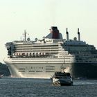 Queen Mary 2 zu Besuch in Hamburg