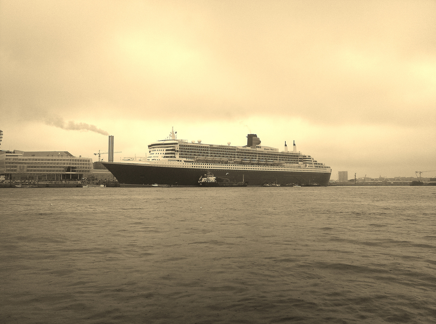 Queen Mary am 16.08.2010 in Hamburg