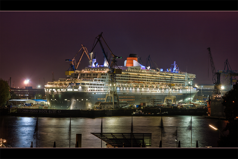 Queen Mary bei Nacht