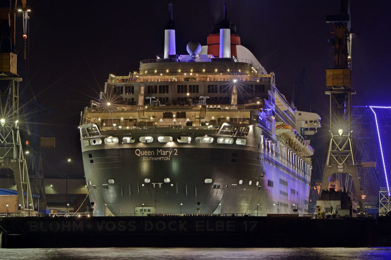 Queen Mary II bei Blohm & Voss