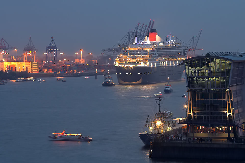 Queen Mary II Einfahrt