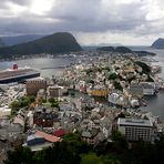 Queen Mary II in Alesund