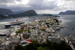 Queen Mary II in Alesund