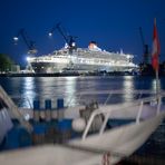 Queen Mary II Mai 2016 zum TÜV bei Blohm und Voss