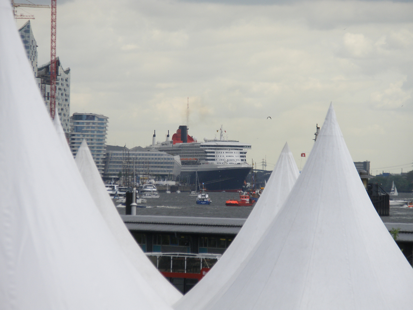 Queen Mary in Hamburg