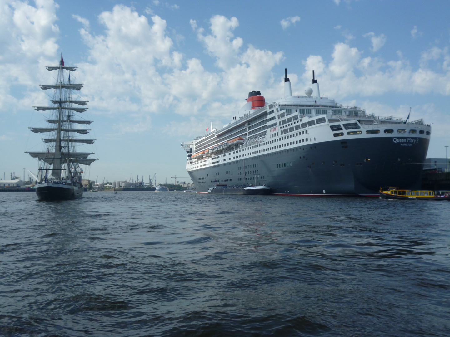 Queen Mary2 Hamburg
