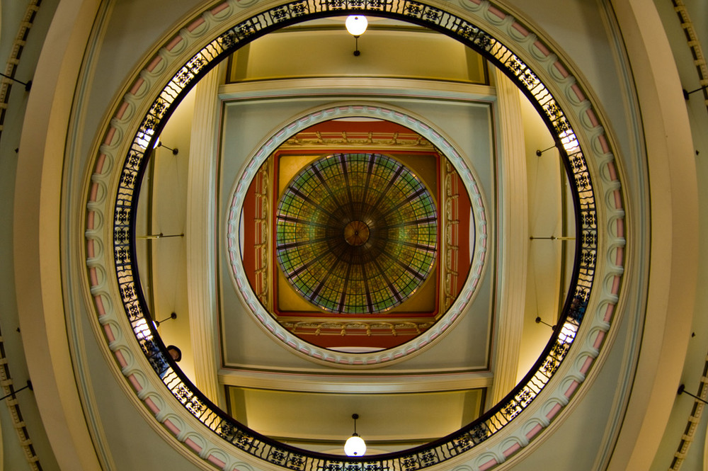 Queen Vittoria Building: The central dome