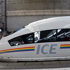 Qu(e)er durch Deutschland. ICE in Regenbogenfarben fährt zur PrideWeek nach München 09.07.2021