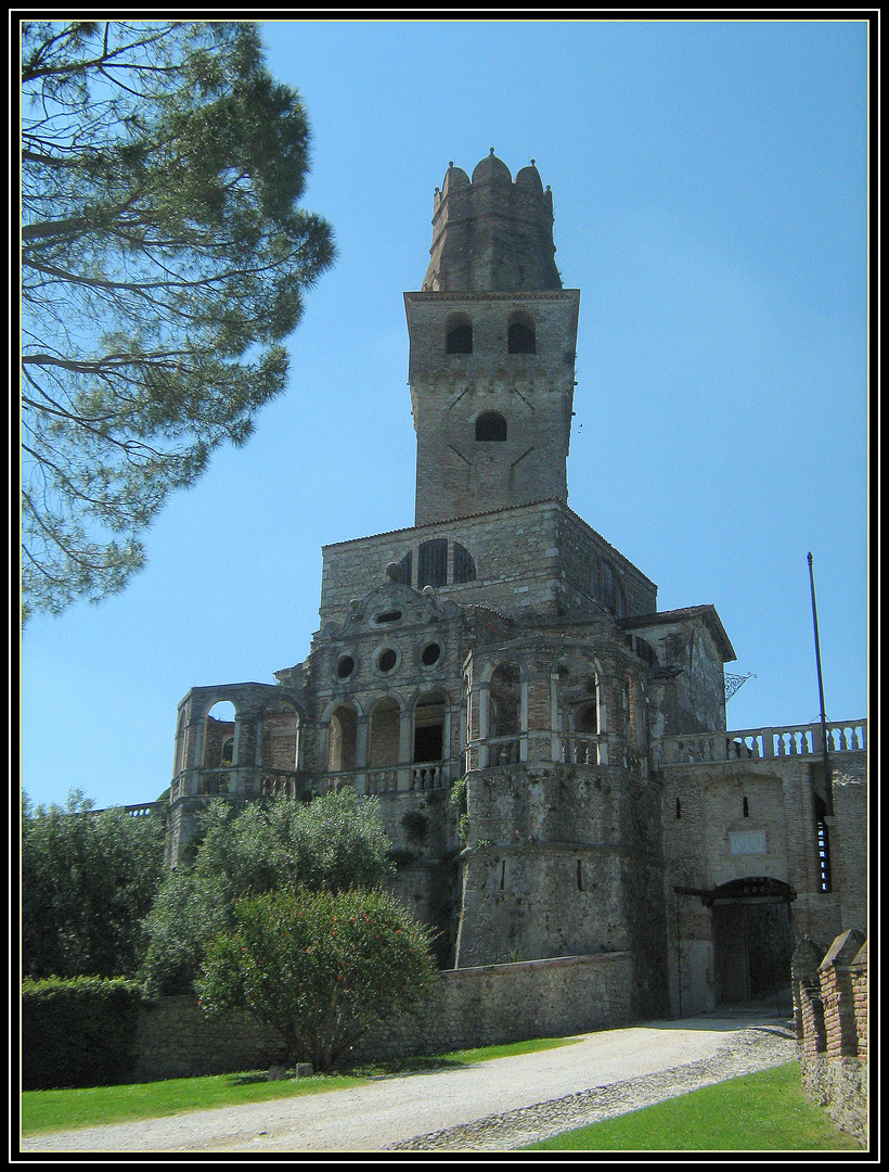 Quello che rimane del castello di Collalto....