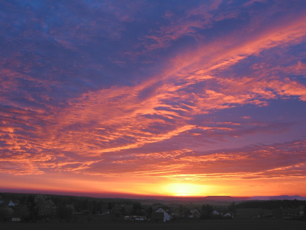 "Quer"-Beleuchtung vor Sonnenaufgang