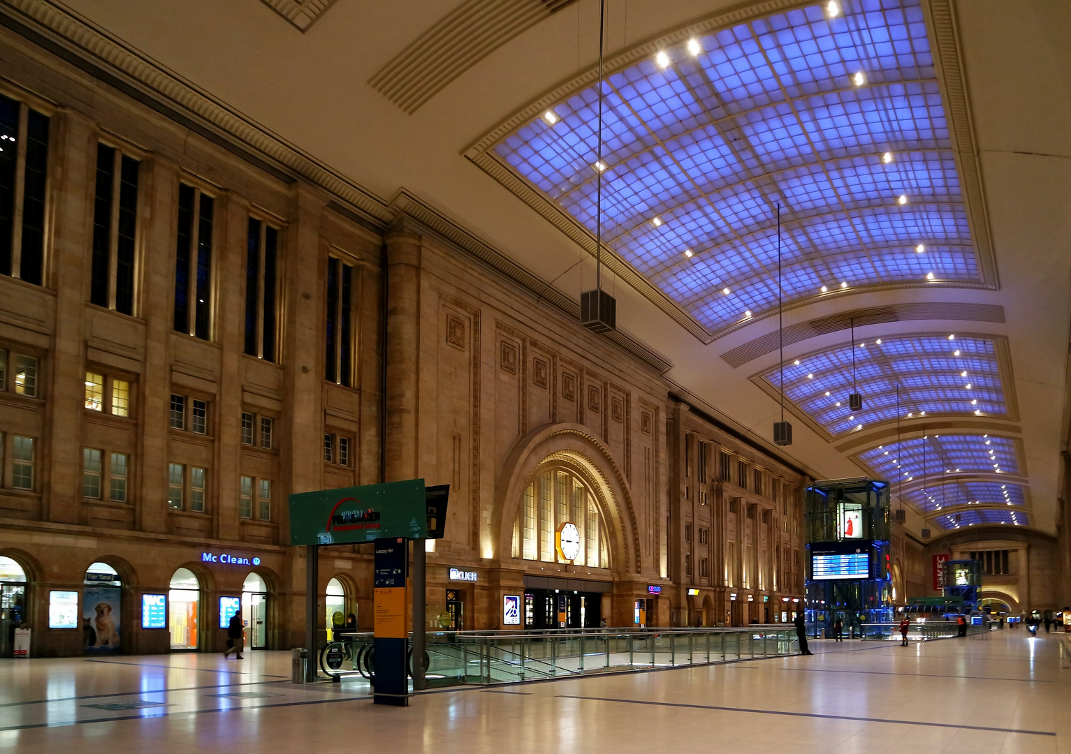 Querbahnsteig des Leipziger Hbf