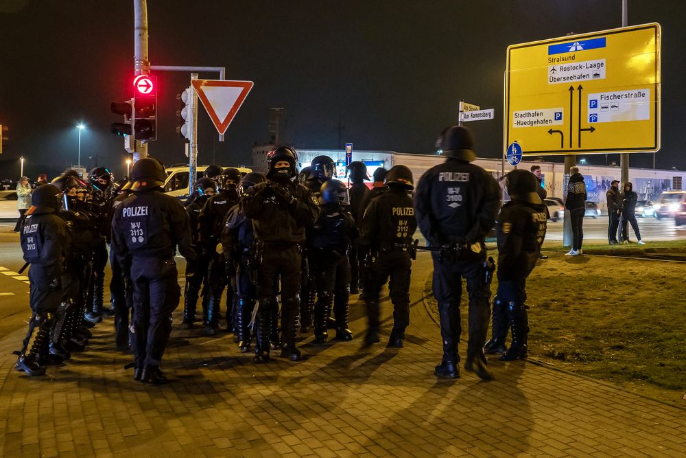 Querdenker-Demo am Stadthafen aus dem Ruder gelaufen