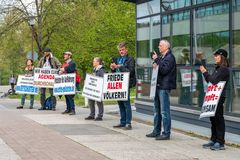 Querdenker-Demo vor der Stadthalle Rostock (2)