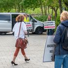 Querdenker-Demo vor der Stadthalle Rostock (3)