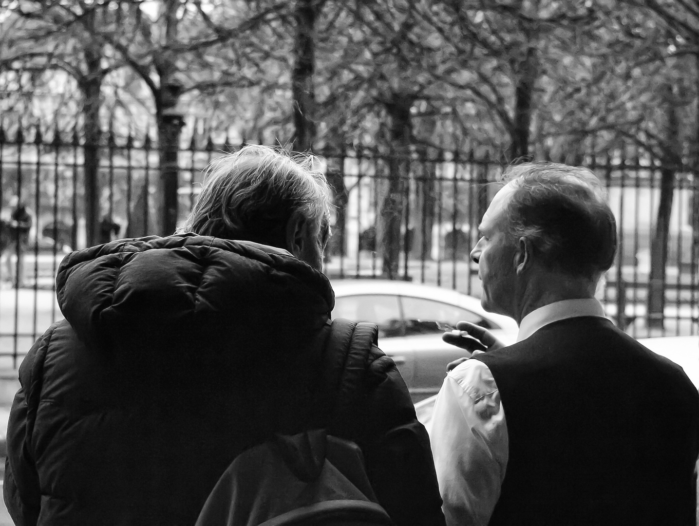 Qu'est ce que tu as dit ? " Bonne Année ! " . Attends c'est pas l'heure ...