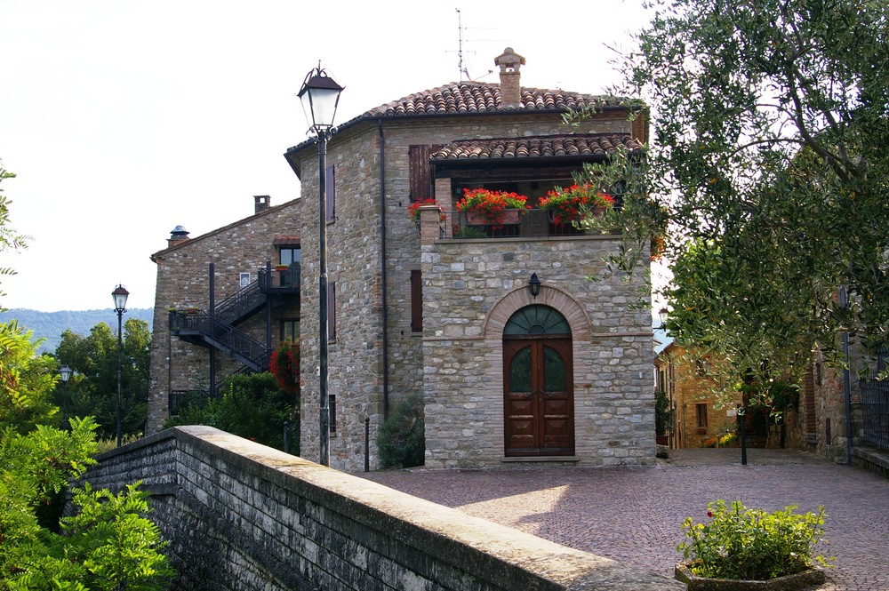 Questa e frontino ,piccolo paese dell'entroterra pesarese una vera