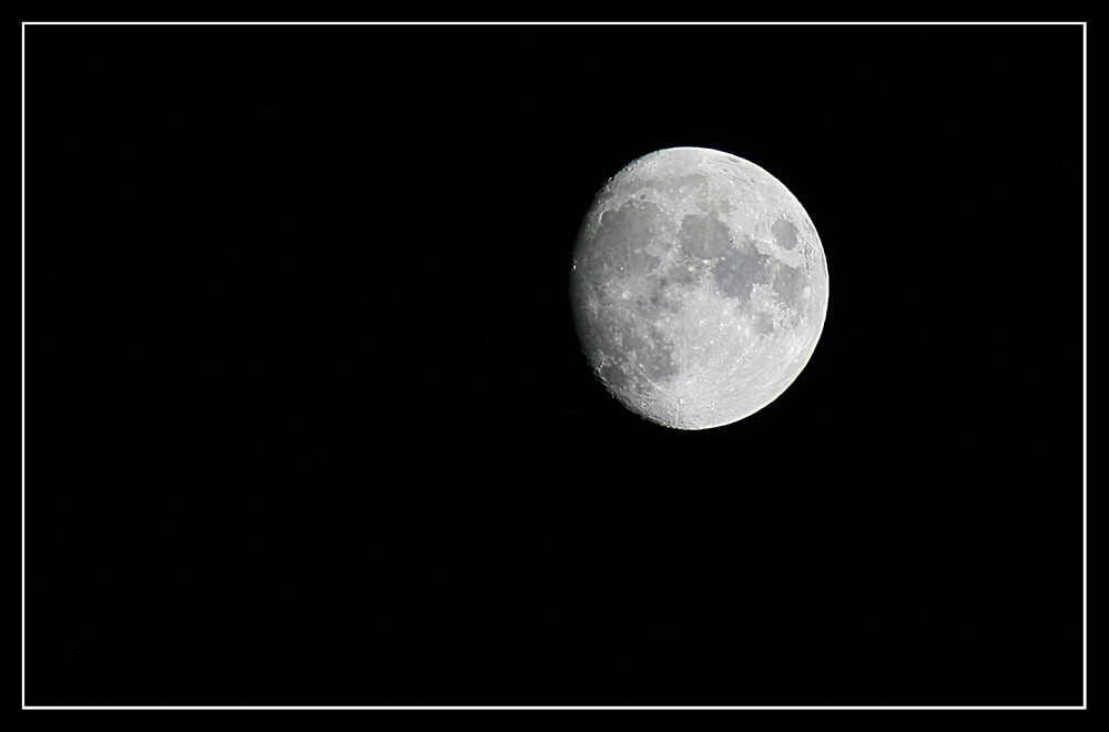 Qui la luna........è per sempre.......!!! (+ contrasto)