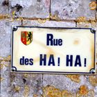 qui peut se vanter d'avoir la rue la plus hilarante de son village ? hein!