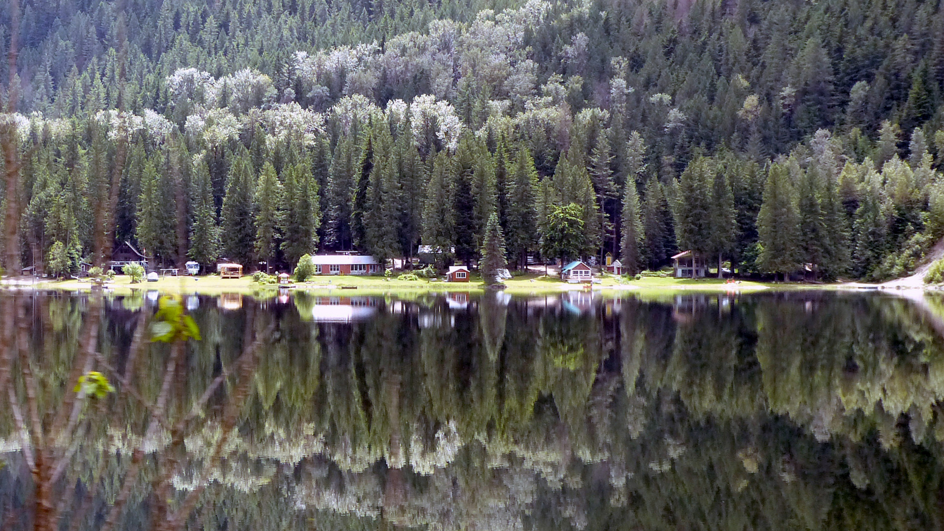 Quiétude d'un lac Canadien