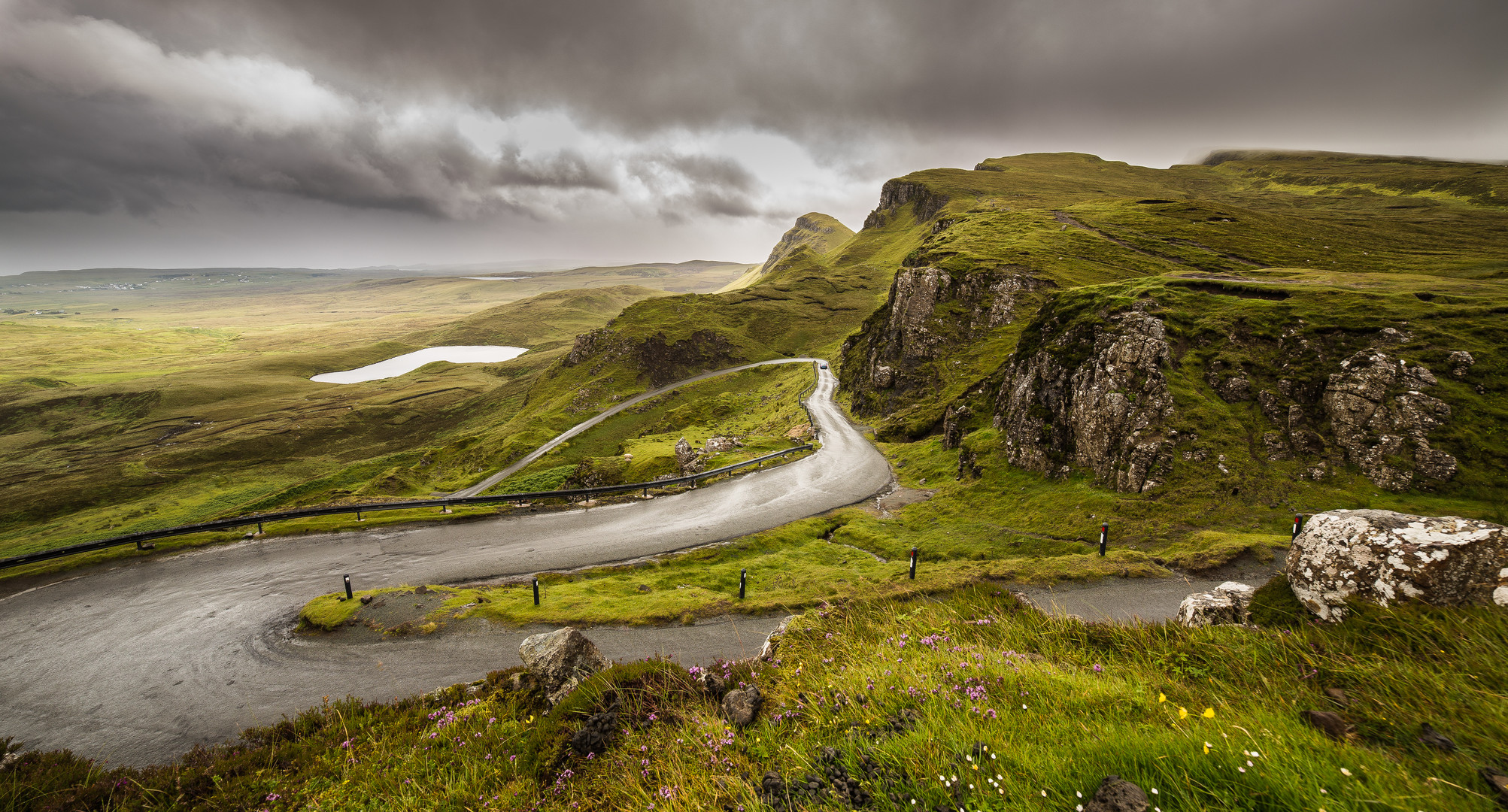 Quiraing mit der Bucht von Staffin