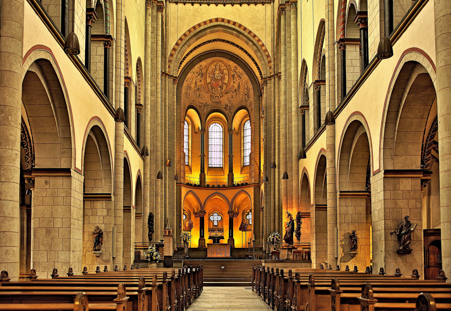 Qurinus Münster in Neuss