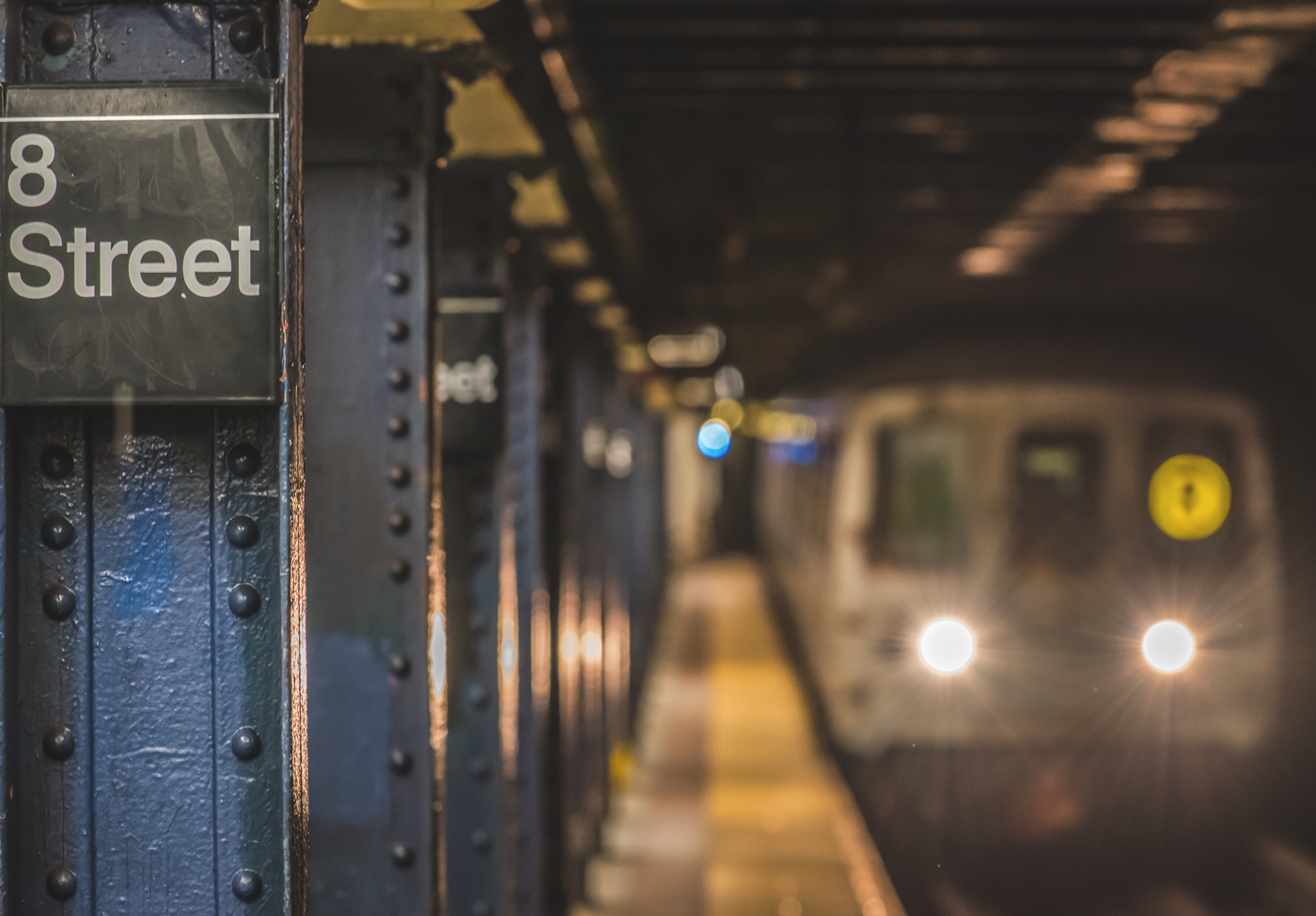 R Train  8 Street Station