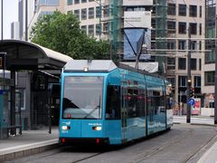 R-Wagen 003 an der Haltestelle Frankfurt Hauptbahnhof