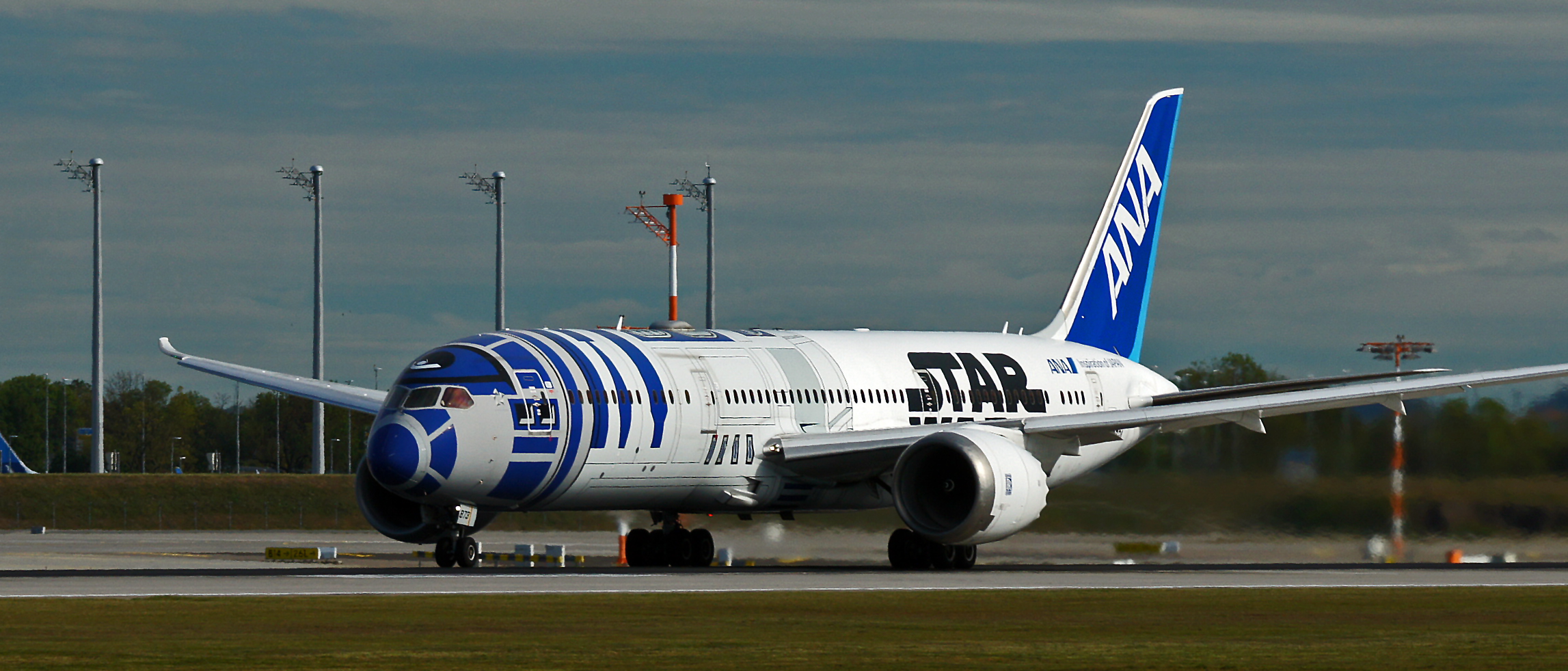 R2-D2 / STAR WARS Livery