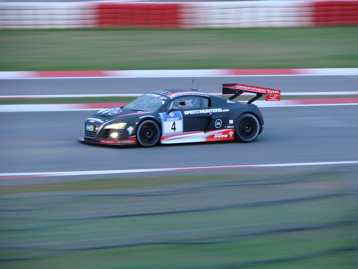 R8 LMS Ultra