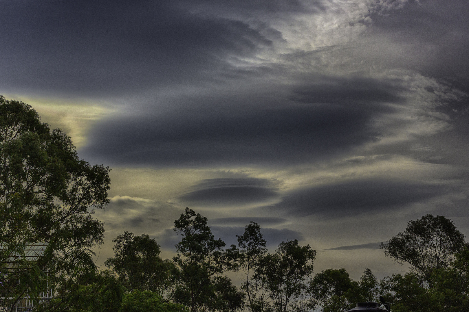 _R9A1322-NUBES LENTICULARES