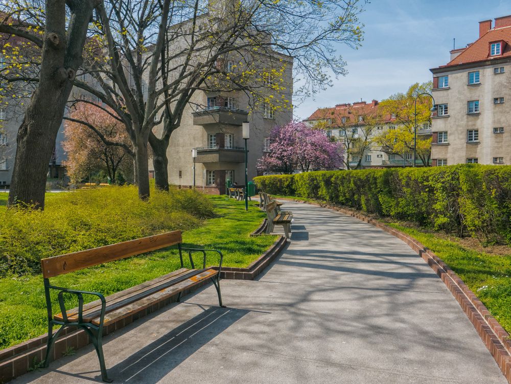 Rabenhof Foto & Bild sitzbank, frühling, bank Bilder auf