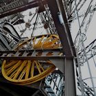 Rad des Aufzugs am Eiffelturm