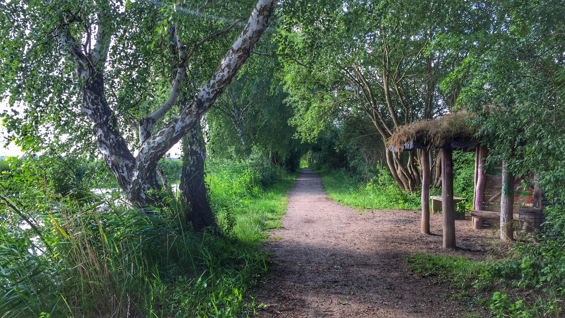 Rad- und Wanderweg am Störkanal (quasi die Verbindung Schwerin Hamburg)