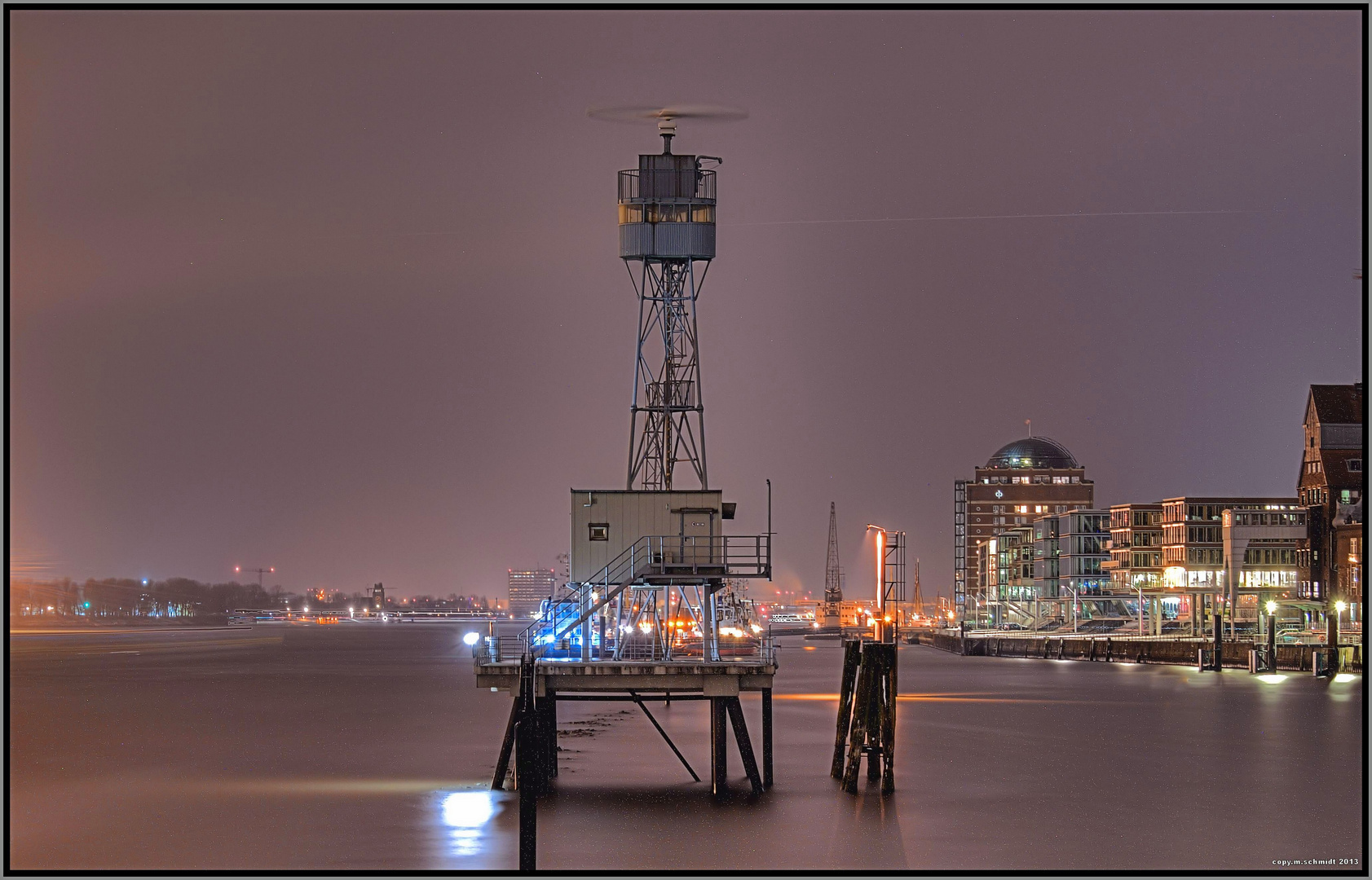 Radarturm auf der Elbe