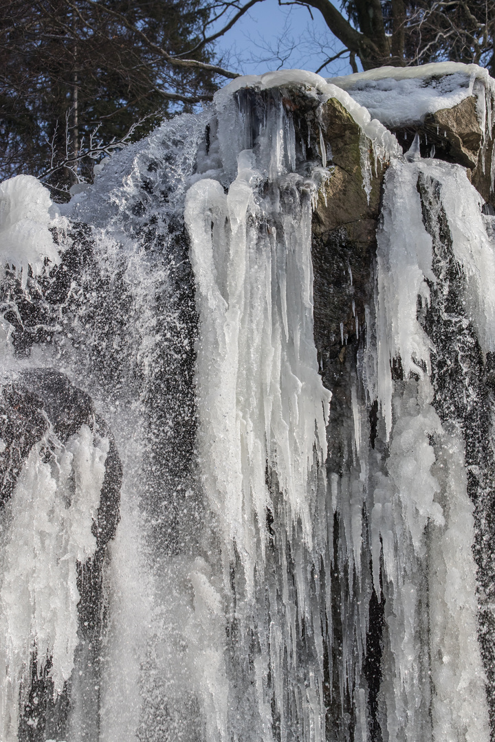 Radau-Wasserfall gefroren