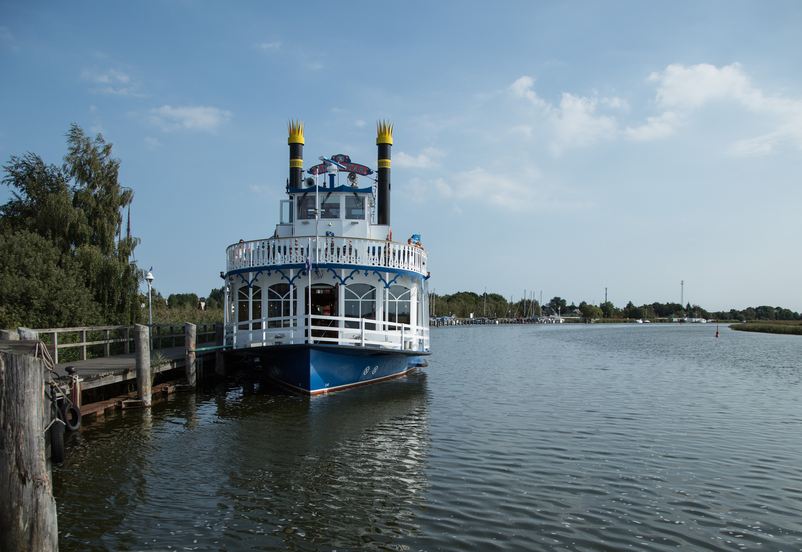 Raddampfer auf dem Bodstedter Bodden