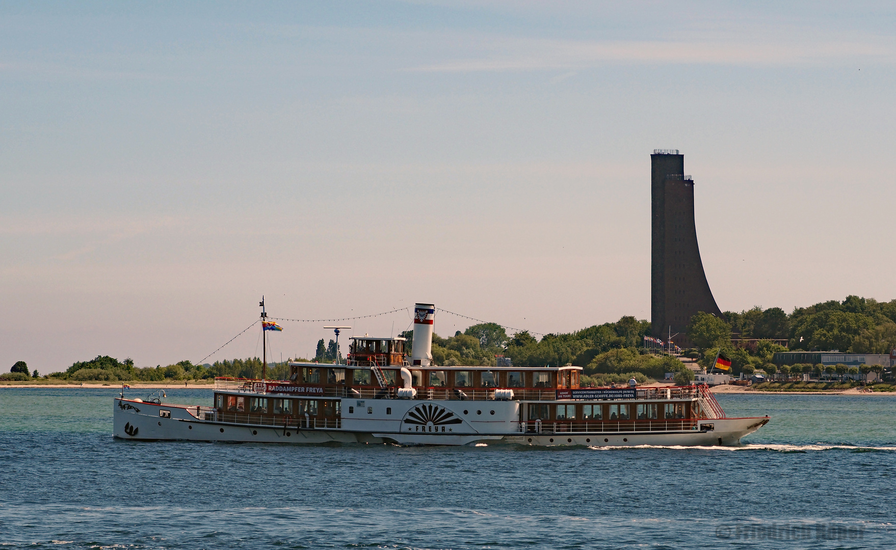 Raddampfer Freya vor Laboe