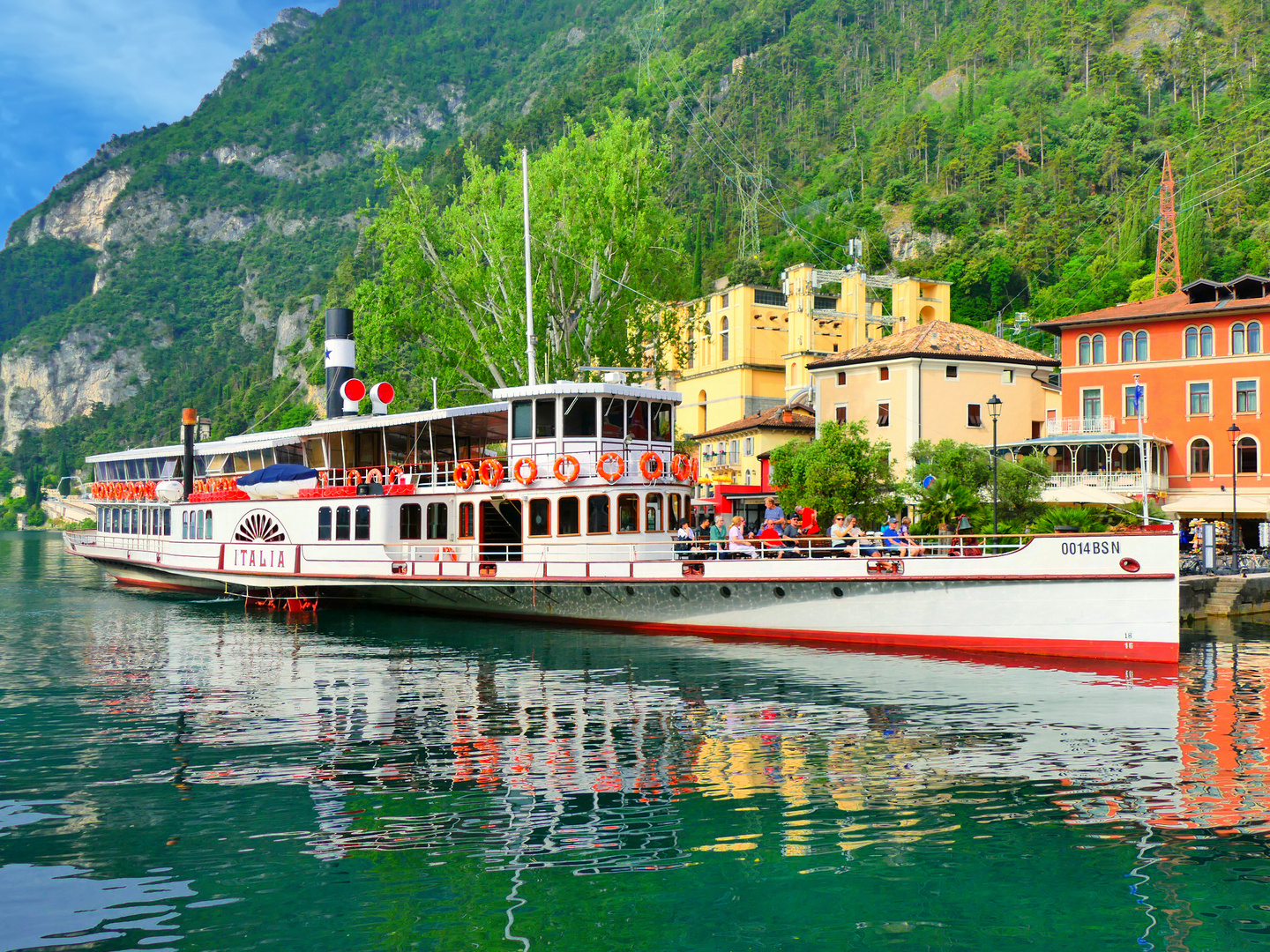 Raddampfer in Riva del Garda