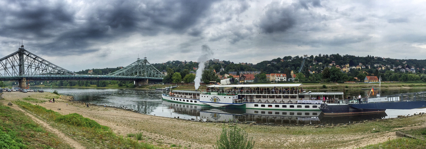 Raddampfer „Leipzig“ auf der Elbe