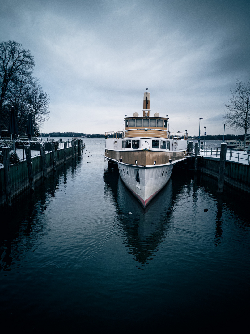 Raddampfer Ludwig Fessler im Hafen Von Prien am Chiemsee