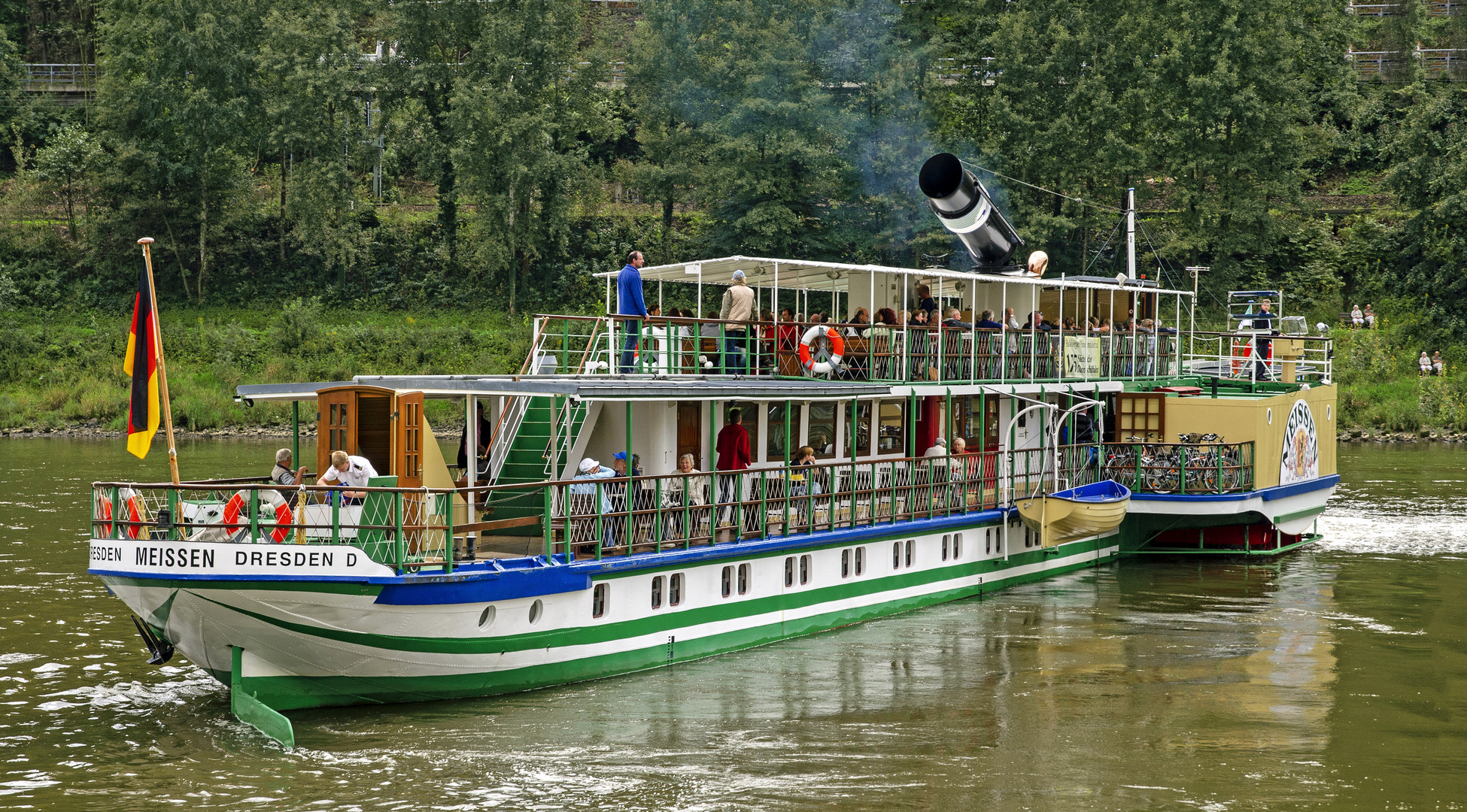 Raddampfer " Meissen "  in Bad Schandau 